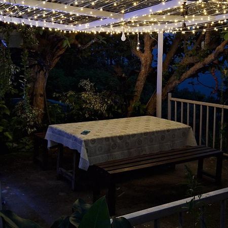 Aaravi Garden Homestay Kalimpong Eksteriør billede